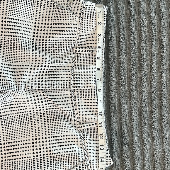 Apt 9 shorts - Picture 5 of 5